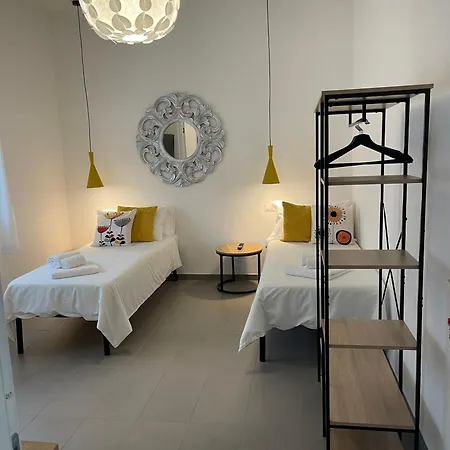 Luma10 Rum i privatbostad Olbia